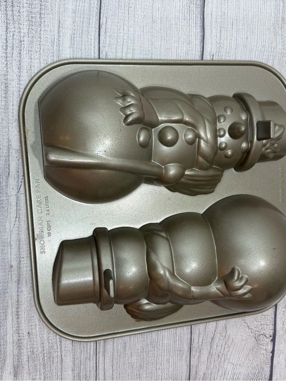 Nordic Ware 10 Cup 3D Snowman Cake Baking Pan Mold Cast Aluminum USA holidays